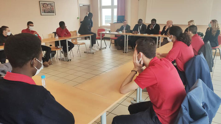 18/02/2021: Forum FR au centre Épide de Margny-les-Compiègne -  "Police / Jeunesse: un dialogue réellement impossible?"