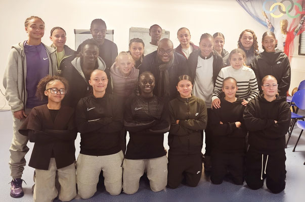 25/03/2026: À Tours, pôle Espoir Féminin Ligue centre Val de Loire de Football.   Interventions ce jour autour des 13-15 ans féminines sur la lutte contre les discriminations.