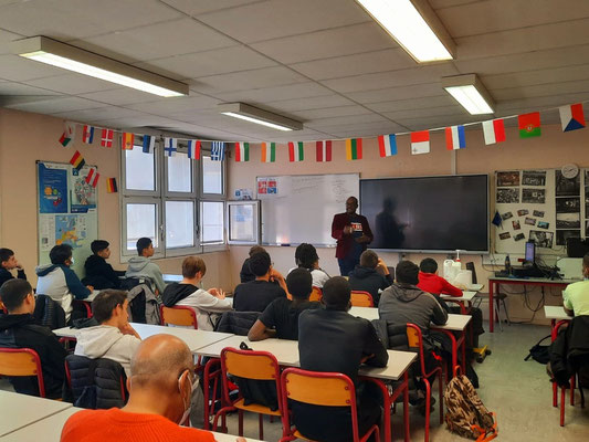 22/03/2022: À Ermont, lycée professionnel Gustave Eiffel. Intervention auprès d'élèves de seconde sur les discriminations.