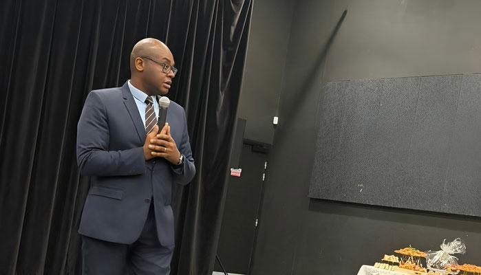12/13/2025: À Montfermeil, Espace Léopold-Sédar-Senghor. Intervention dans la conférence sur la parentalité et la mauvaise utilisation des réseaux sociaux des enfants.