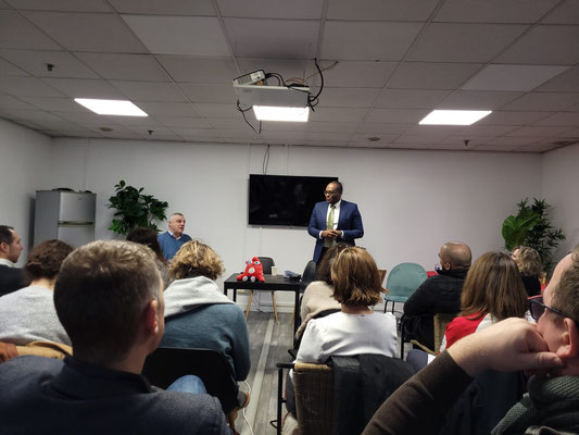 17/01/2024: À Drancy, bureaux de Carrefour. Intervention dans la conférence du programme "CIME" de l'ESSEC. Briser les préjugés entre les jeunes et les entreprises. 