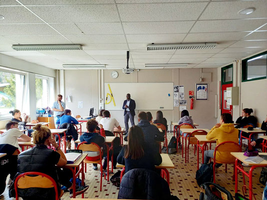 25/03/2022: À Vals-les-Bains. Intervention au collège Georges Gouy, dialogue Police/Jeunesse.