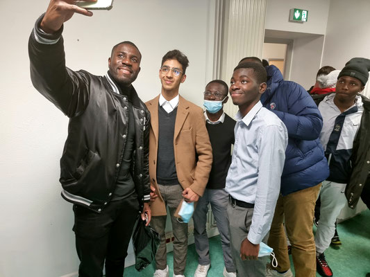 04/11/2021: Intervention de Jean-Claude Muaka à l'école de la 2ème chance, antenne de Creil. Avec l'association JACSO.