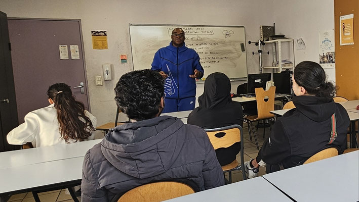 14/01/2026: À Marseille, École de la 2e Chance site Site Saint-Louis. Intervention module FR, "Les dangers de la génération TikTok".