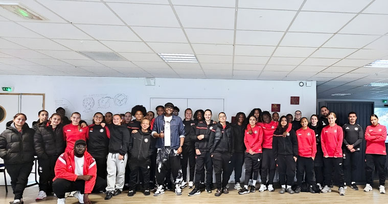 28/10/2025: À Fleury-Mérogis, centre de formation de Football FC Fleury 91. Intervention auprès des footballeuses U15, U17 et U19. Module FR "Être responsable face aux discriminations".