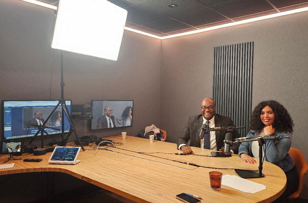 06/05/2025: À Paris 8e, La Scam. Participation à "The Rizlaine Podcast" avec la journaliste Rizlaine Sellika. 