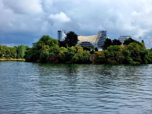 29/09/2022: Croisière sur la scène de Saint-Ouen à la Défense. Université de rentée de la ligue des jeunes talents, visite par la Seine des chantiers olympiques en vu des jeux de Paris 2024.