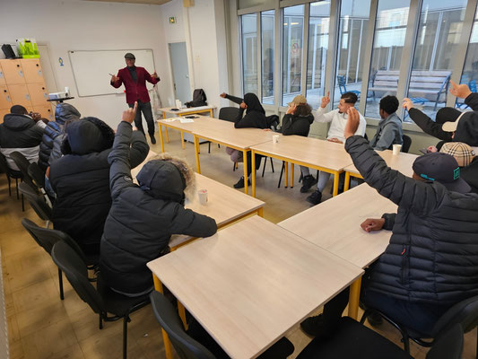 26/11/2024: À Paris, centre Afpa. Intervention auprès des jeunes de la Promo16-18, module FR "La prostitution est derrière moi" avec Nes.