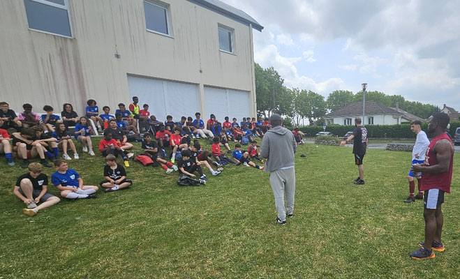 14/06/2025: À Beauvais ce jour, Stade Pierre Omet.Tournoi de foot "Essayons tous Ensemble" avec des jeunes de plusieurs villes, plusieurs quartiers dans le cadre de la lutte contre les rixes.Projet porté par l'Ifep❤️