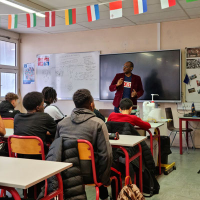 22/03/2022: À Ermont, lycée professionnel Gustave Eiffel. Intervention auprès d'élèves de seconde sur les discriminations.