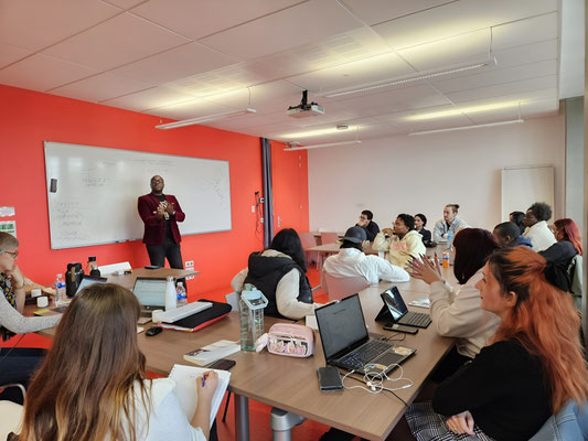 31/10/2024: À Compiègne, Pôle UTC. Intervention auprès des porteurs de projets entrepreneuriaux dans le dispositif "l'Ouvre-Boite" mos en place par les Apprentis d'Auteuil. Module FR "Le comportement numérique du chef d'entreprise - l’e-réputation".