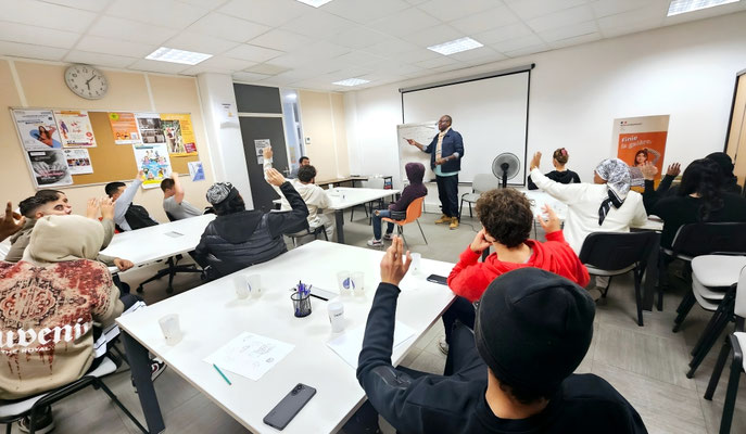 16/10/2025: À Clichy-sous-Bois, mission locale de la Dhuys. Conclusion de cycle, module FR "Les dangers de la génération TikTok"