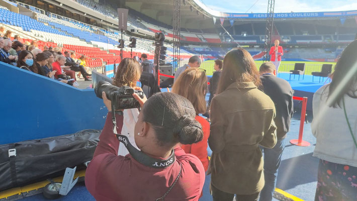 02/06/2022: À Paris, Parc des Princes. Évènement "Women for Future" (organisé par la Tribune) qui célèbre l'engagement et le leadership au féminin dans l'entrepreneuriat, le sport et la culture.