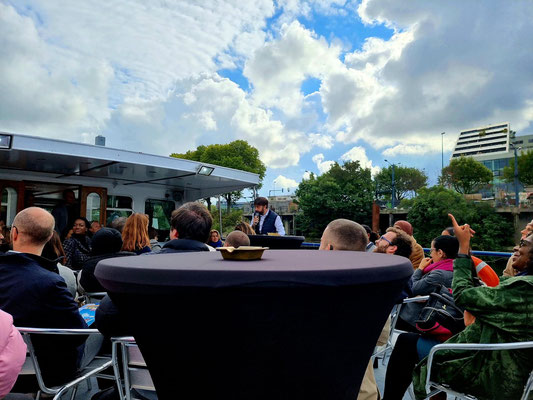 29/09/2022: Croisière sur la scène de Saint-Ouen à la Défense. Université de rentée de la ligue des jeunes talents, visite par la Seine des chantiers olympiques en vu des jeux de Paris 2024.