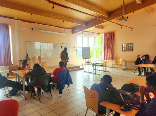 23/05/2023: À Margny-lès-Compiègne, centre ÉPIDE. Intervention, module FR "Les comportements numériques".