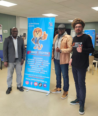 16/12/2025/: À Évreux, quartier Madeleine, Espace Jeunes. Intervention auprès de Mamans du quartier sur les dangers de la mauvaise utilisation d'internet de nos enfants. Un moment humain où les Mamans (et certains Papas) ont répondu présentes en nombre.
