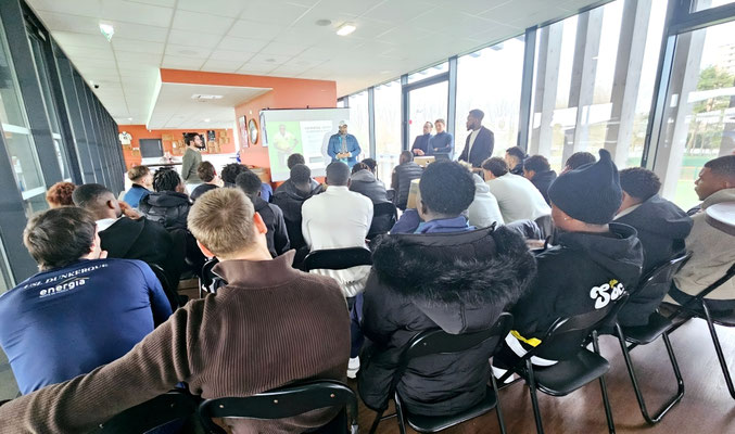 21/01/2026: À Dunkerque, centre d'entraînement Usl Dunkerque. Intervention pour la LFP auprès de l'équipe première (Ligue 2 BKT), du Top management et des responsables des groupes de supporters. Lutte contre les discriminations. 