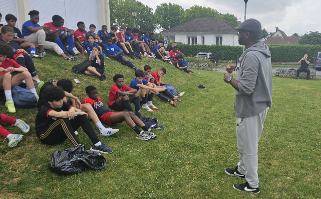 14/06/2025: À Beauvais ce jour, Stade Pierre Omet.Tournoi de foot "Essayons tous Ensemble" avec des jeunes de plusieurs villes, plusieurs quartiers dans le cadre de la lutte contre les rixes.Projet porté par l'Ifep❤️