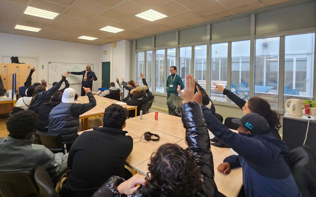 13/11/2024: À Paris, centre Afpa. Intervention auprès des jeunes de la Promo16-18, module FR "Les dangers de la génération TikTok".