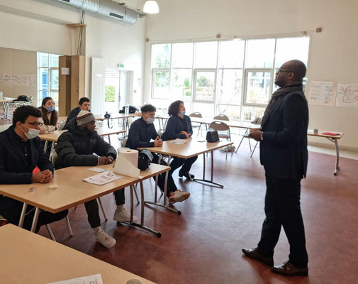 18/02/2022: À Clermont de l'Oise, Centre Socioculturel. Intervention d'Abel Boyi auprès des jeunes du dispositif "Start-Up Jeunesse". Module FR "Théories du comportement" (spécial Posture, Estime de soi et Potentiel d'Employabilité)