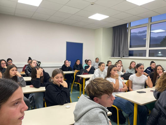 24/11/2025: À Metz, centre de formation pour les féminines FC Metz Academy.  Intervention auprès d'une 40taine de footballeuses U19 + leur staff ce jour sur la thématique des discriminations. 