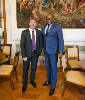 07/11/2024: Au Sénat avec David Ros pour la préparation d'un projet "Violence faites aux femmes / Jeunesse".