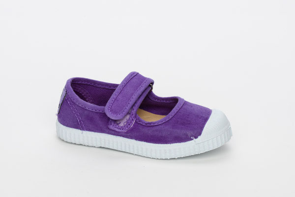 Ballerina in violett mit Stoßkante. Sehr praktisch! Von Natural World