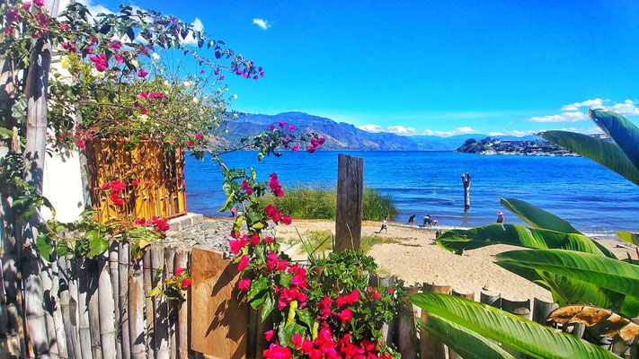 guatemala atitlan see santa cruz la laguna