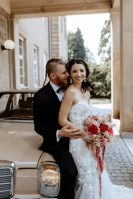 Brautpaar vor schloss garath düsseldorf