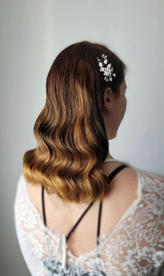 Brautfrisur elegante wellen kurze braune haare
