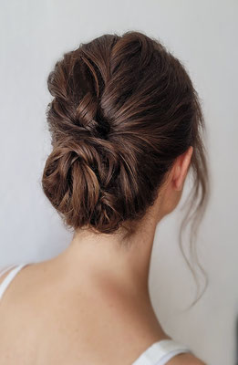 Dutt braune Haare