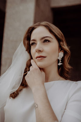 elegante Braut mit schleier in köln