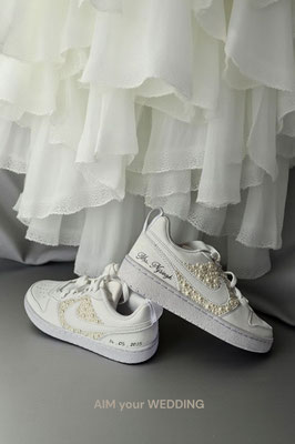 parelnikes sneakers voor bruid