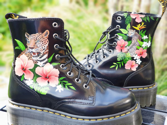 dr Martens beschilderd naar wens
