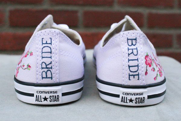 all stars met bloesemtakjes en BRIDE