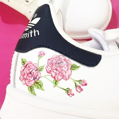 bloesem op sneakers
