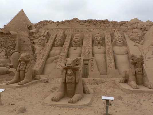Sandskulpturenfestival in Pera