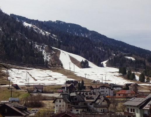 Pisten noch OK, aber die Lifte stehen still am Dreiländereck