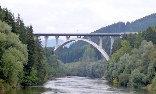 Autobahnbrücke endlich fertig