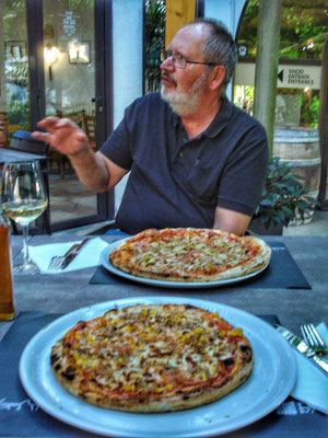 Die Pizza von Franz ist größer!!!😃