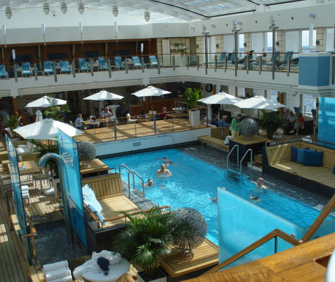 Am Pool Deck 9