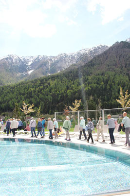 Beim Schwimmbad mit Thermalwasser