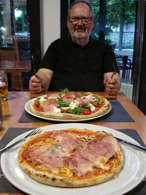 Meine Pizza ist kleiner !!!