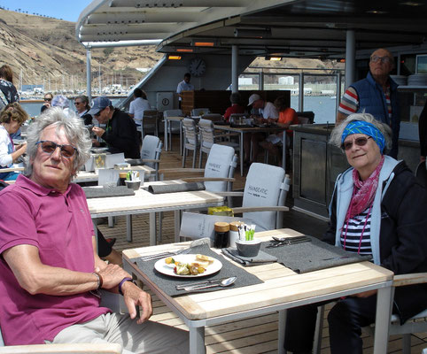 Mittagessen wieder am Bord 