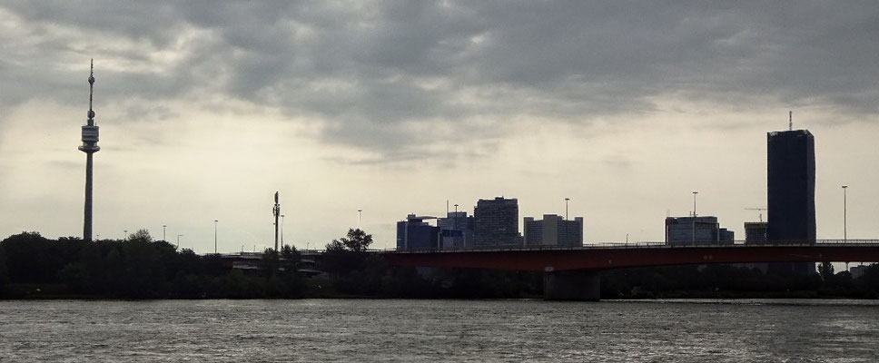 Donauturm und UNO City