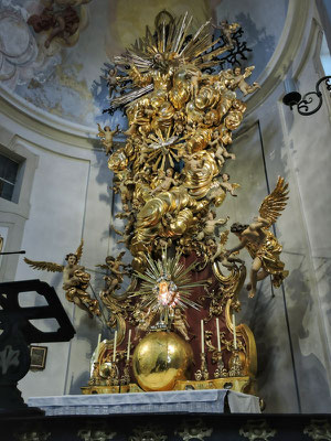 der Altar mit dem Christkindl