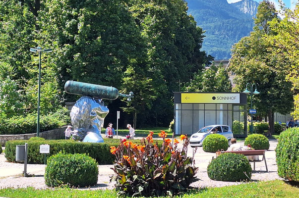 Vor dem Bahnhof Bad Ischl