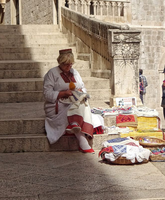 Frau in Dubrovniker Tracht