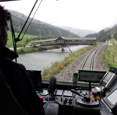 Schmalspurbahn entlang der Mur