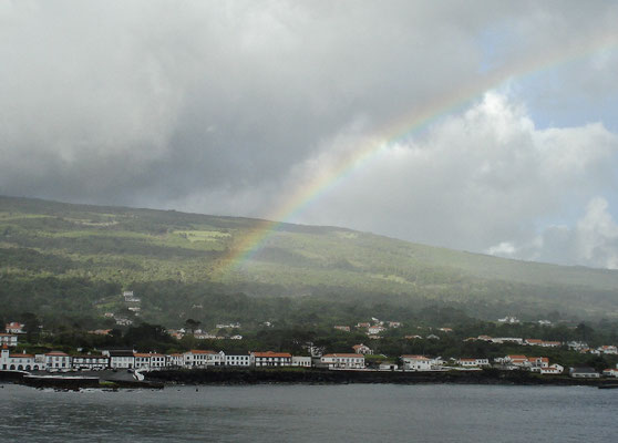 San Roque do Pico mit Regenbogen 